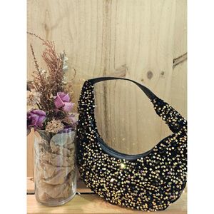 Sac style hobo entièrement recouvert de sequins brillants
