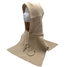 Bonnet cagoule en maille douce à une large écharpe avec un cordon de serrage