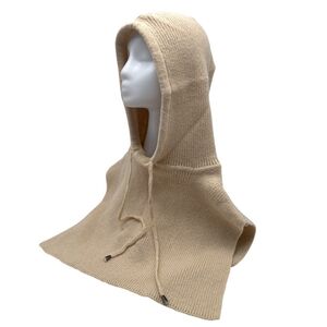 Bonnet cagoule en maille douce à une large écharpe avec un cordon de serrage