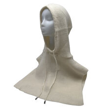 Bonnet cagoule en maille douce à une large écharpe avec un cordon de serrage