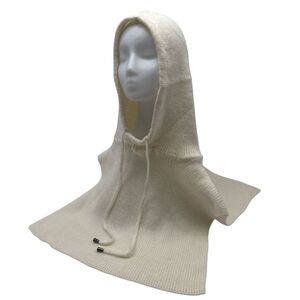 Bonnet cagoule en maille douce à une large écharpe avec un cordon de serrage