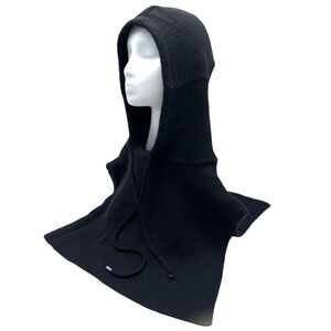 Bonnet cagoule en maille douce à une large écharpe avec un cordon de serrage