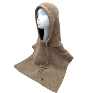 Bonnet cagoule en maille douce à une large écharpe avec un cordon de serrage