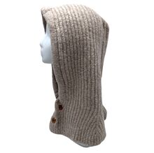 Bonnet cagoule tricotées avec un cordon de serrage et deux boutons sur le devant