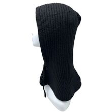 Bonnet cagoule tricotées avec un cordon de serrage et deux boutons sur le devant