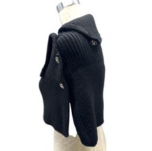 Cols sans capuchon  en maille côtelée épaisse avec des boutons ronds