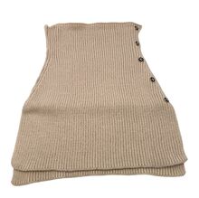 Cols sans capuchon  en maille côtelée épaisse avec des boutons ronds