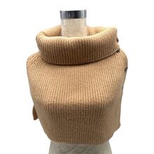 Cols sans capuchon  en maille côtelée épaisse avec des boutons ronds