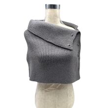 Cols sans capuchon  en maille côtelée épaisse avec des boutons ronds