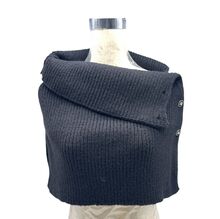 Cols sans capuchon  en maille côtelée épaisse avec des boutons ronds