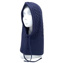 Bonnet cagoule à capuche ornée de motifs torsadés  avec  un cordon de serrage