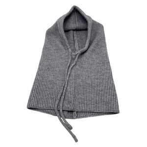 Bonnet cagoule à capuche en maille côtelée  avec  un cordon de serrage