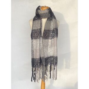 Écharpe acrylique et laine paré d'un imprimé à carreaux