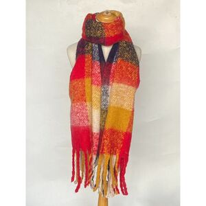 Écharpe acrylique et laine paré d'un imprimé à carreaux