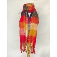 Écharpe acrylique et laine paré d'un imprimé à carreaux