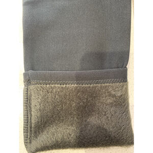 Pantalon ajusté à doublure polaire et poches avec détails décoratifs