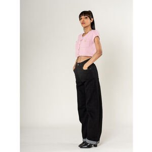 Jean stretch coupe droite et large en denim avec des effets délavés