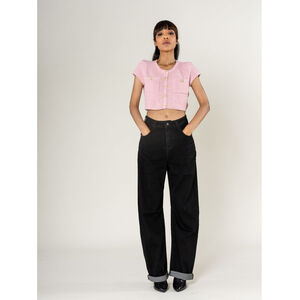 Jean stretch coupe droite et large en denim avec des effets délavés