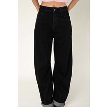 Jean stretch coupe droite et large en denim avec des effets délavés