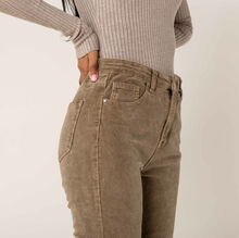 Pantalon bootcut taille haute en velours côtelé extensible