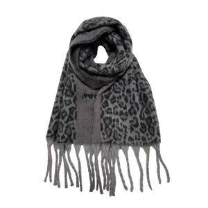 Écharpe épaisse à grosses franges avec motif léopard et lettrage LOVE - 3 pièces
