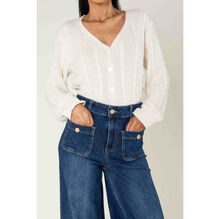 Jean WIDE à taille haute et stretch et poches plaquées avec boutons dorés