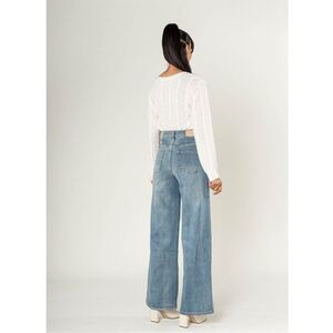 Jean WIDE à taille haute et stretch et poches plaquées avec boutons dorés