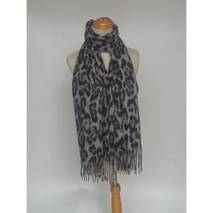 Écharpe à imprimé léopard en laine et viscose avec des franges