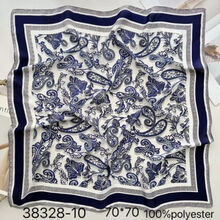 Foulard carré en polyester satiné à motif cachemire et bordure unie