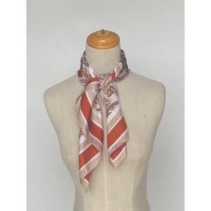 Foulard carré en polyester satiné à motif cachemire et bordure unie