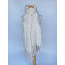 Écharpe unie et épaisse bordée avec des franges décoratives