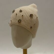 Bonnet en angora et acrylique incrusté de bijoux scintillants