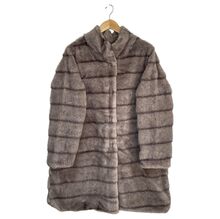 Manteau long en fausse fourrure doux au toucher avec coupe oversize