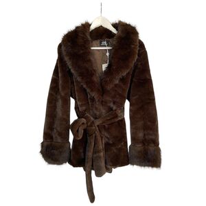 Manteau ceinturé en fausse fourrure avec col à revers, au toucher très doux