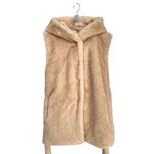 Gilet à capuche en fausse fourrure sans manches avec fermeture à boutons et ceinture