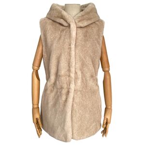 Gilet à capuche en fausse fourrure sans manches avec fermeture à boutons et ceinture