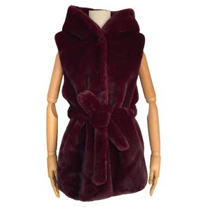 Gilet à capuche en fausse fourrure sans manches avec fermeture à boutons et ceinture