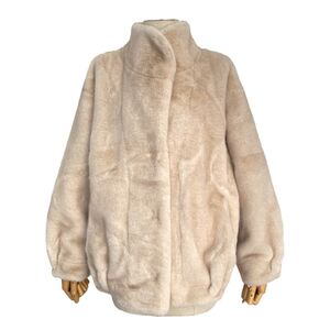 Veste en fausse fourrure effet vison  avec un toucher d'une grande douceur