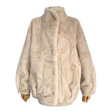 Veste en fausse fourrure effet vison  avec un toucher d'une grande douceur