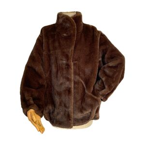 Veste en fausse fourrure effet vison  avec un toucher d'une grande douceur