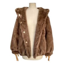 Veste à capuche en fausse fourrure effet vison  avec un toucher d'une grande douceur