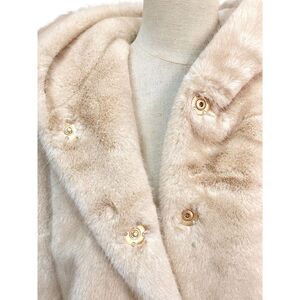 Veste à capuche en fausse fourrure effet vison  avec un toucher d'une grande douceur