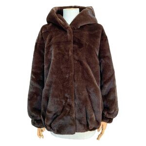 Veste à capuche en fausse fourrure effet vison  avec un toucher d'une grande douceur