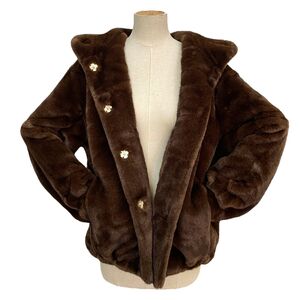 Veste à capuche en fausse fourrure effet vison  avec un toucher d'une grande douceur