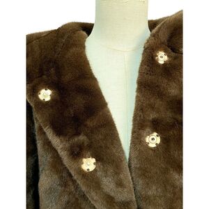 Veste à capuche en fausse fourrure effet vison  avec un toucher d'une grande douceur