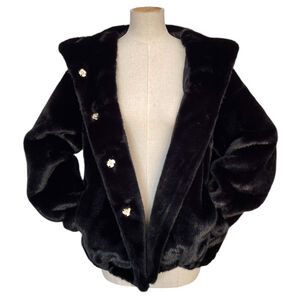 Veste à capuche en fausse fourrure effet vison  avec un toucher d'une grande douceur