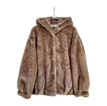 Veste à capuche en fausse fourrure effet vison  avec un toucher d'une grande douceur