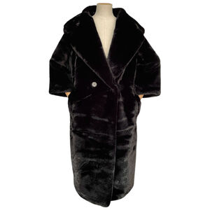Long manteau oversize en fausse fourrure imite à la perfection le vison