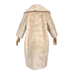 Long manteau oversize en fausse fourrure imite à la perfection le vison