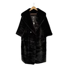 Long manteau oversize en fausse fourrure imite à la perfection le vison